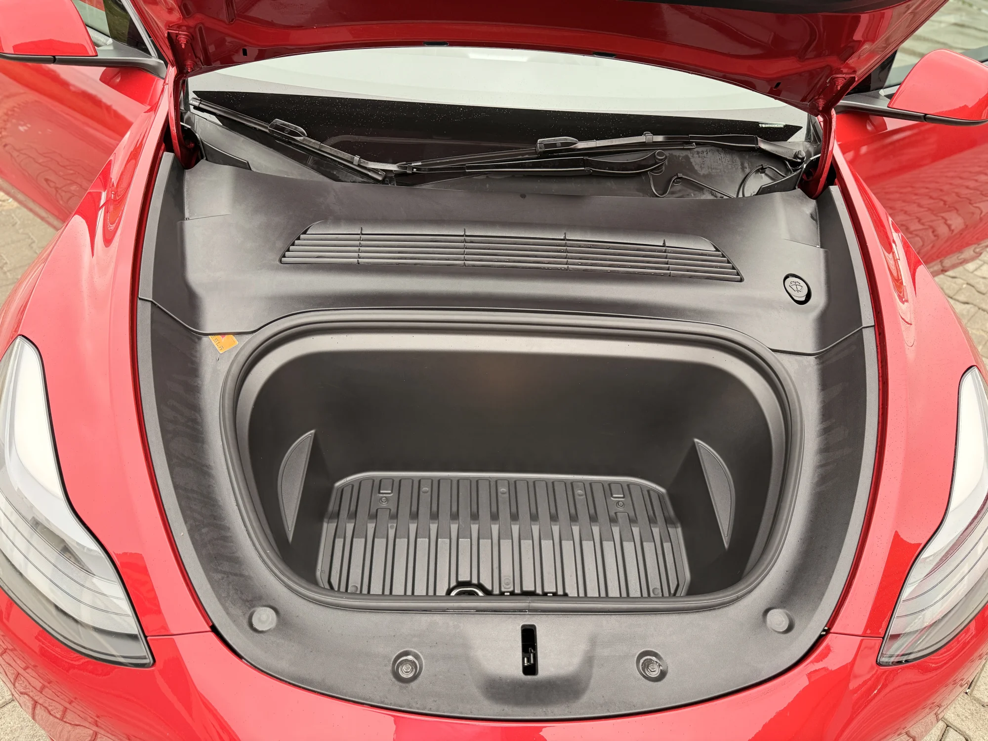 Tesla Model Y Long Range Dual Motor AWD — foto 8