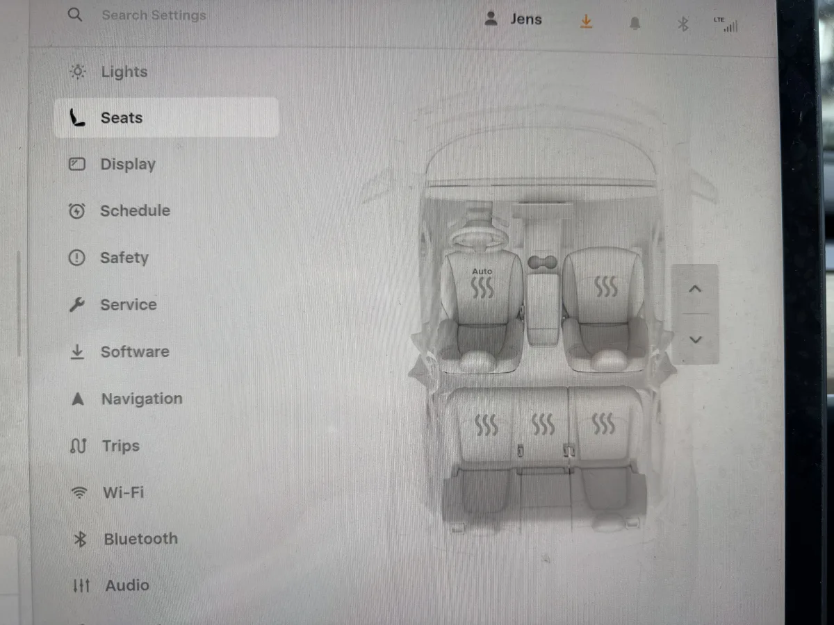 Tesla Model Y Long Range Dual Motor AWD — foto 11