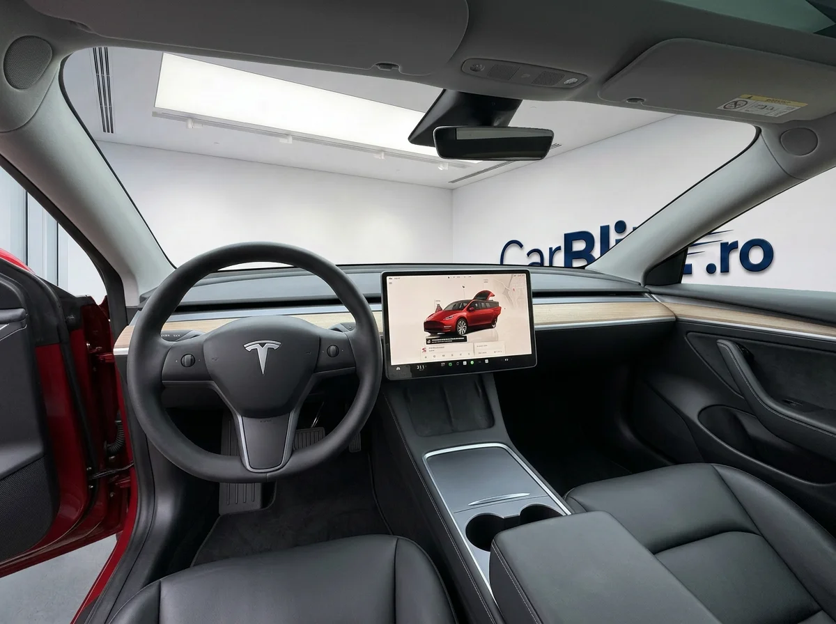 Tesla Model Y Long Range Dual Motor AWD — foto 13